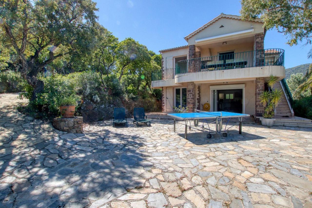 Villa Cavalaire Sur Mer Exteriör bild